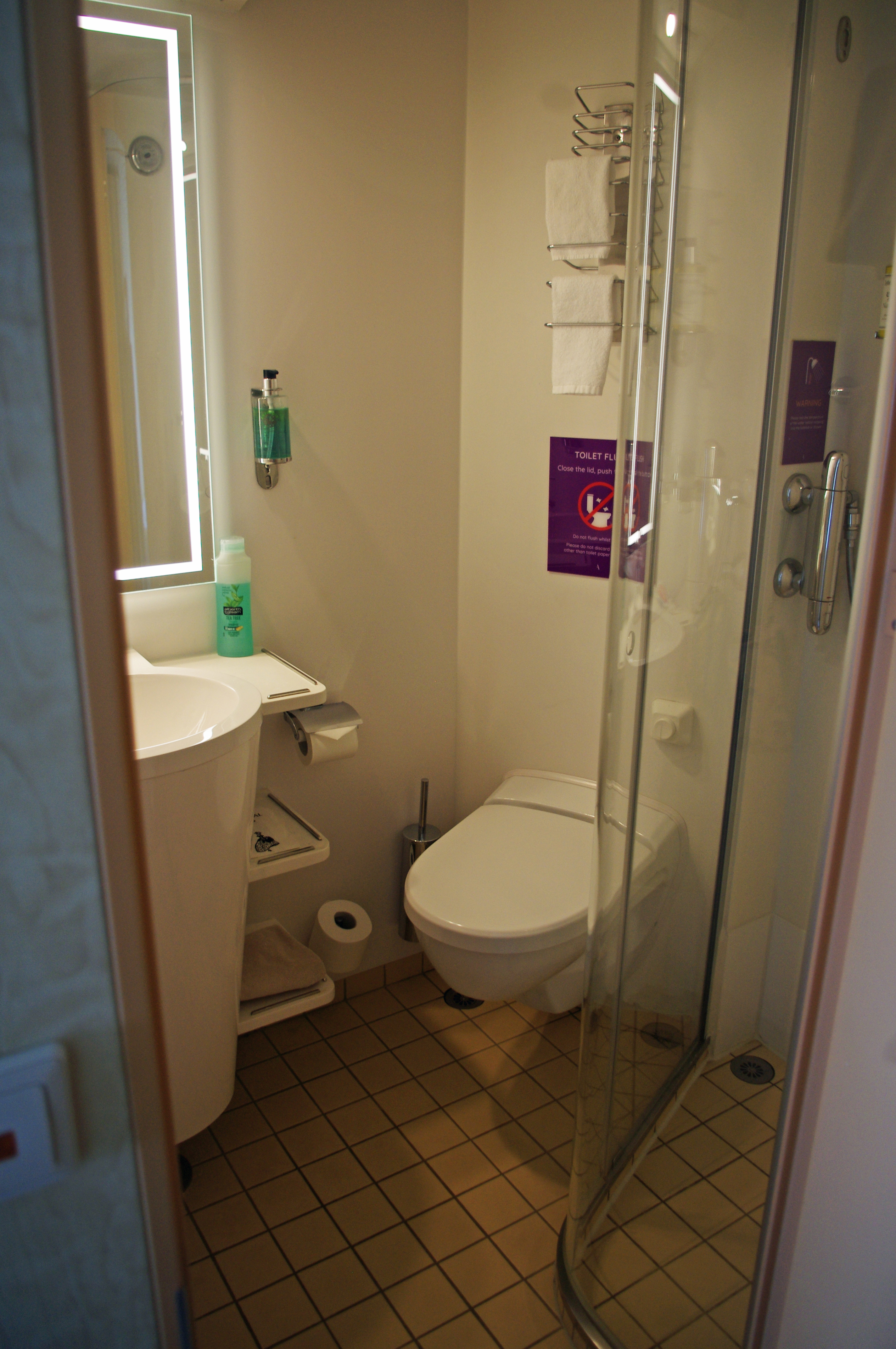 Cabin 8118 Shower & Toilet